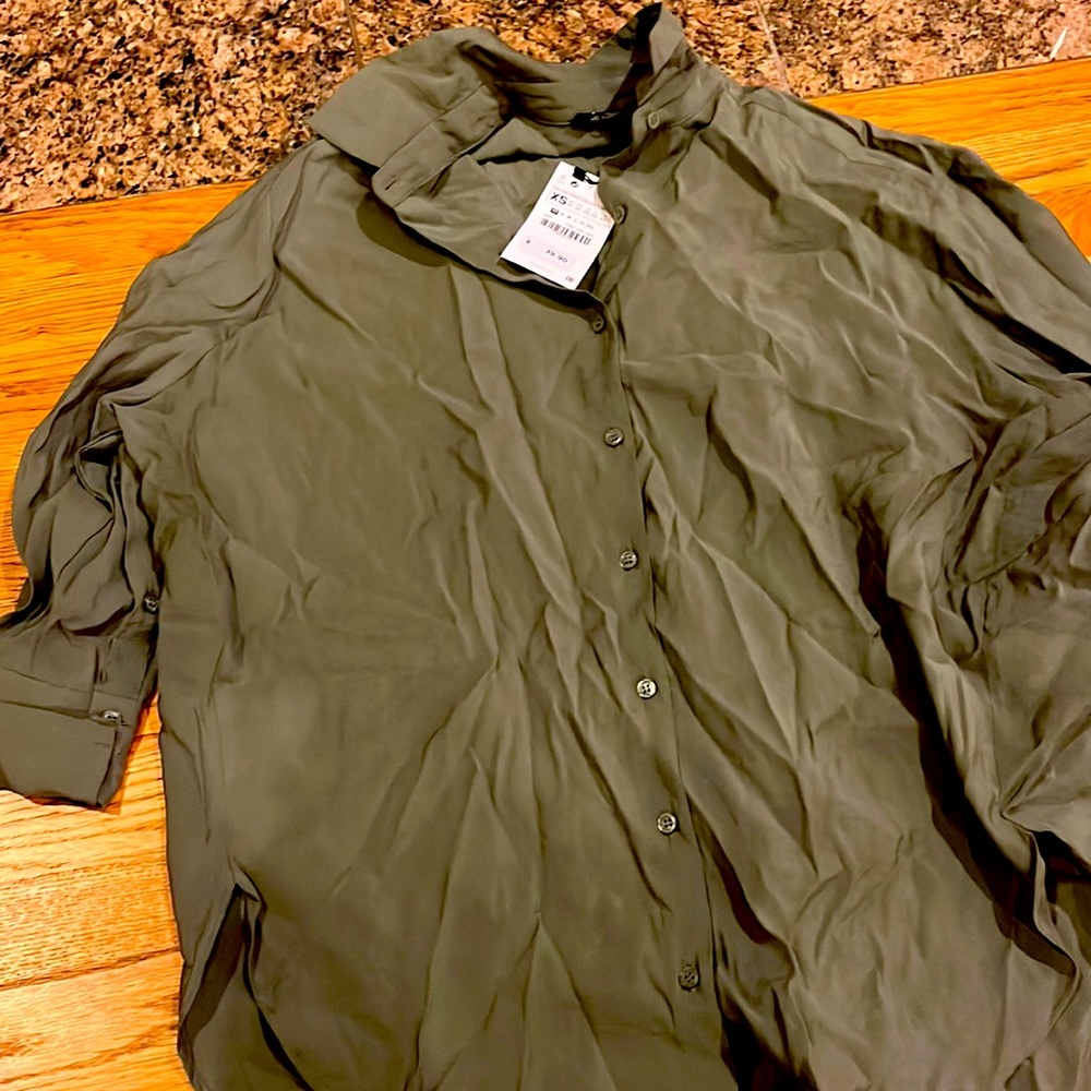 🎄Green Zara oversized button down